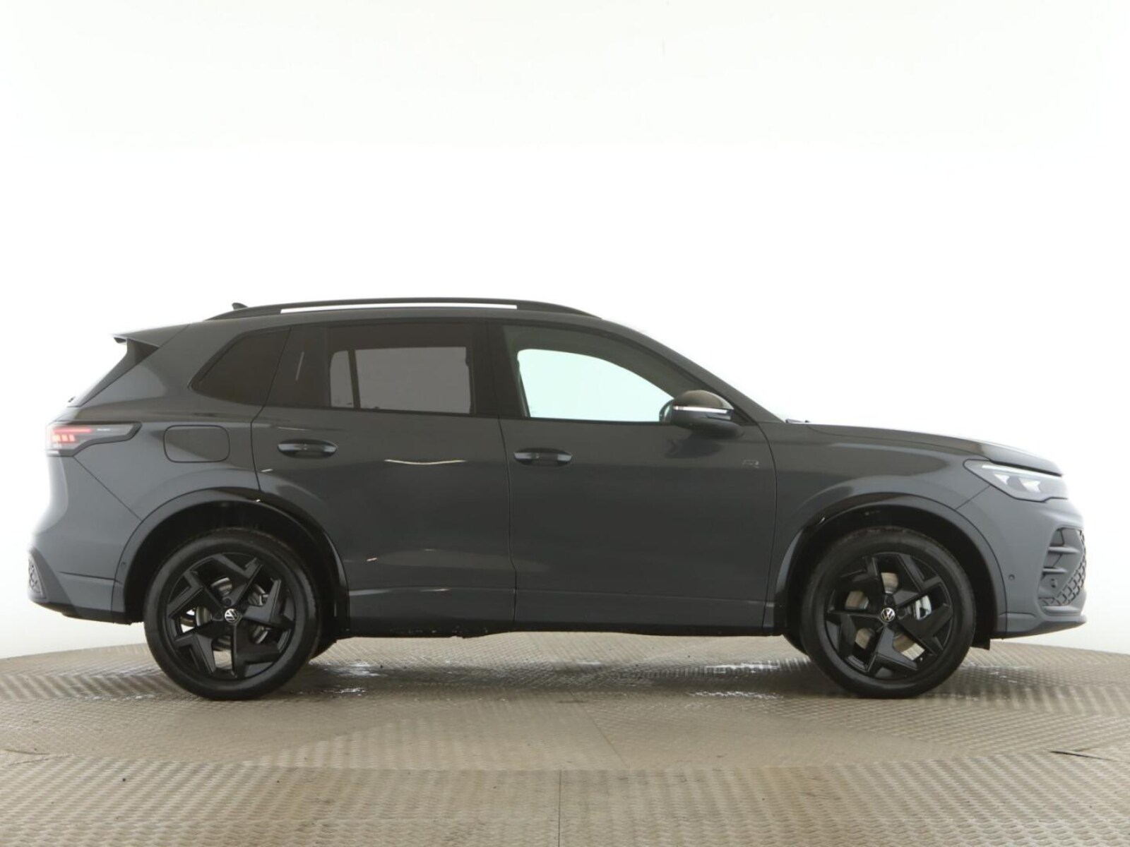 Volkswagen Tiguan – Bild 8