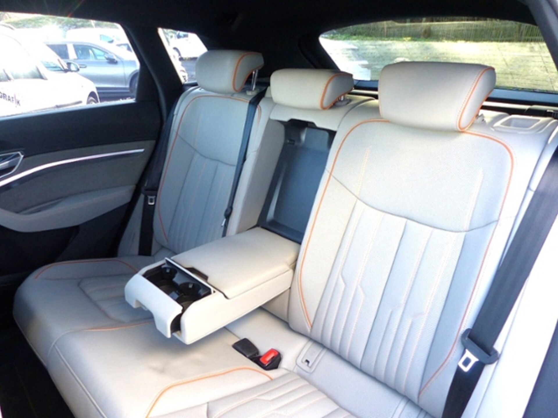 Audi e-tron S line
