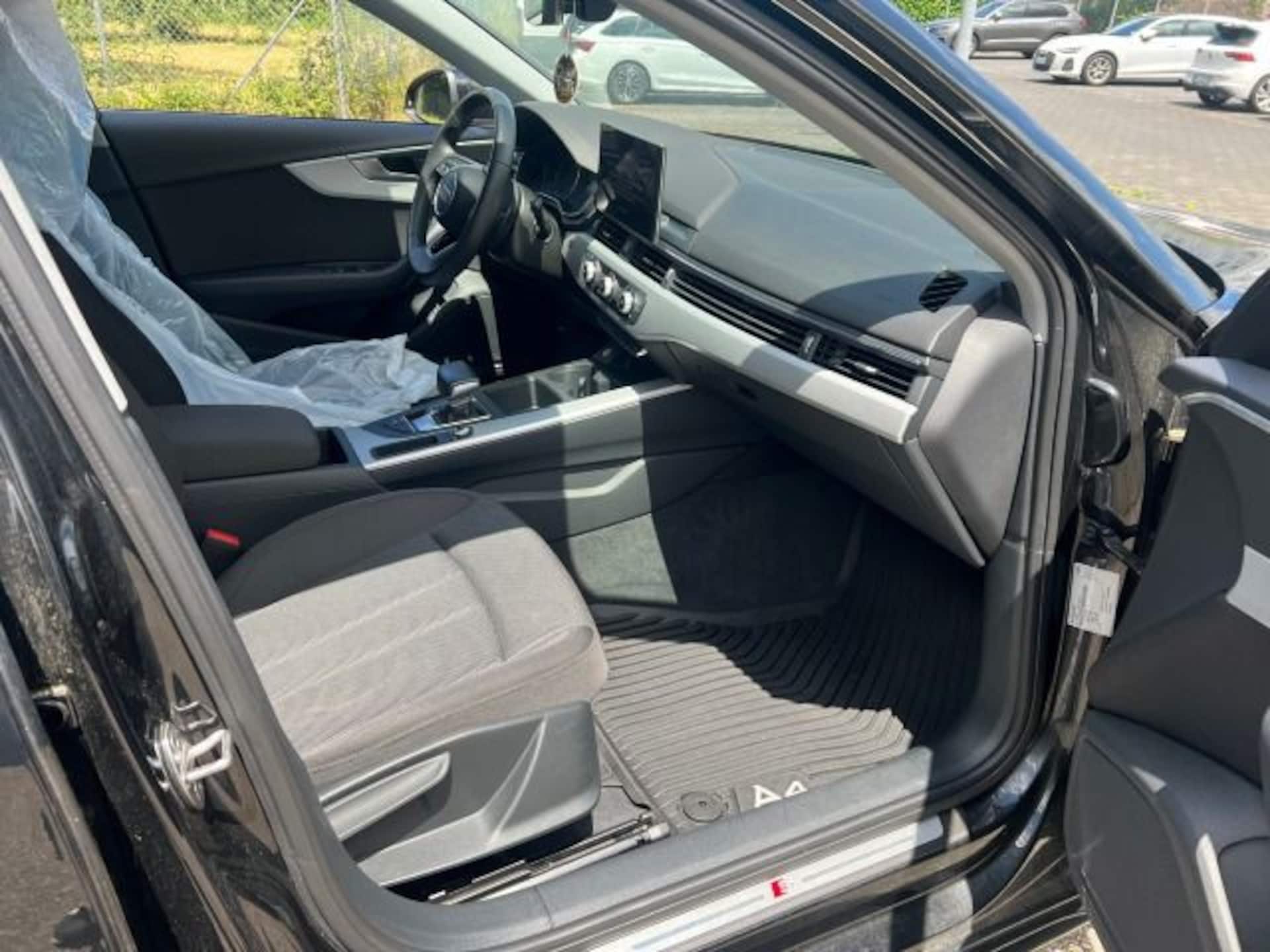 Audi A4 Avant S line