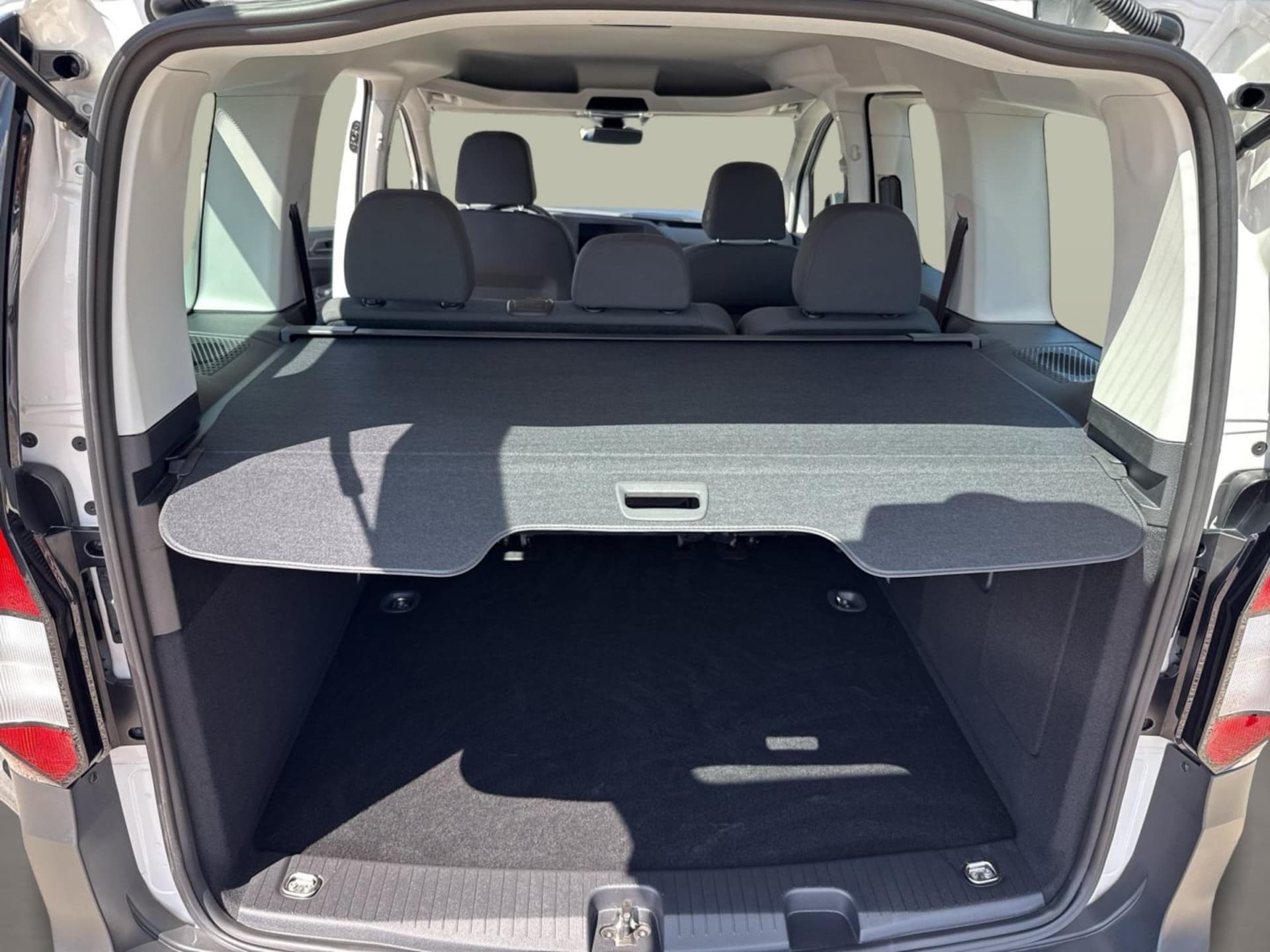 Volkswagen Caddy Basis-Modell