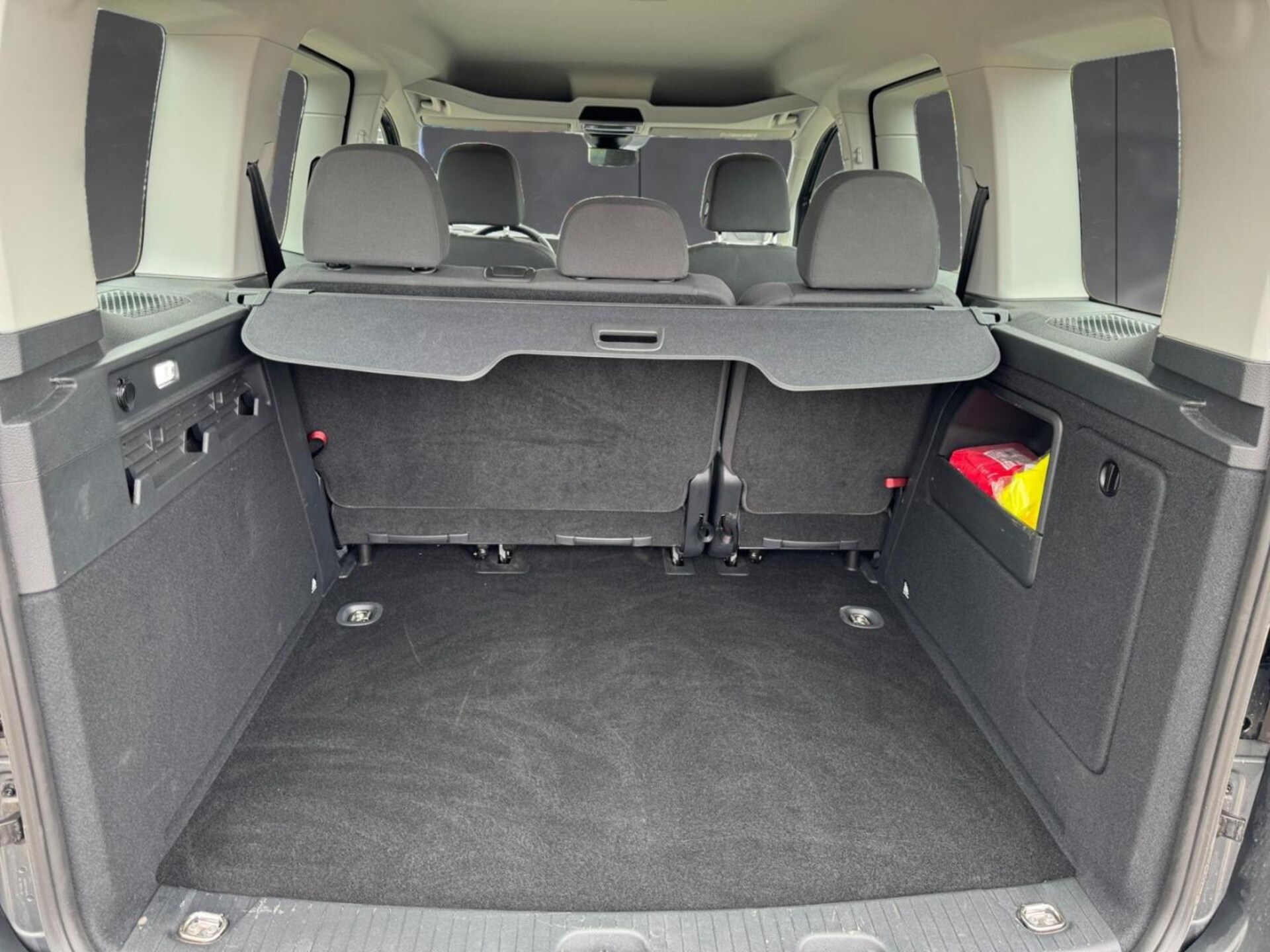 Volkswagen Caddy Basis-Modell