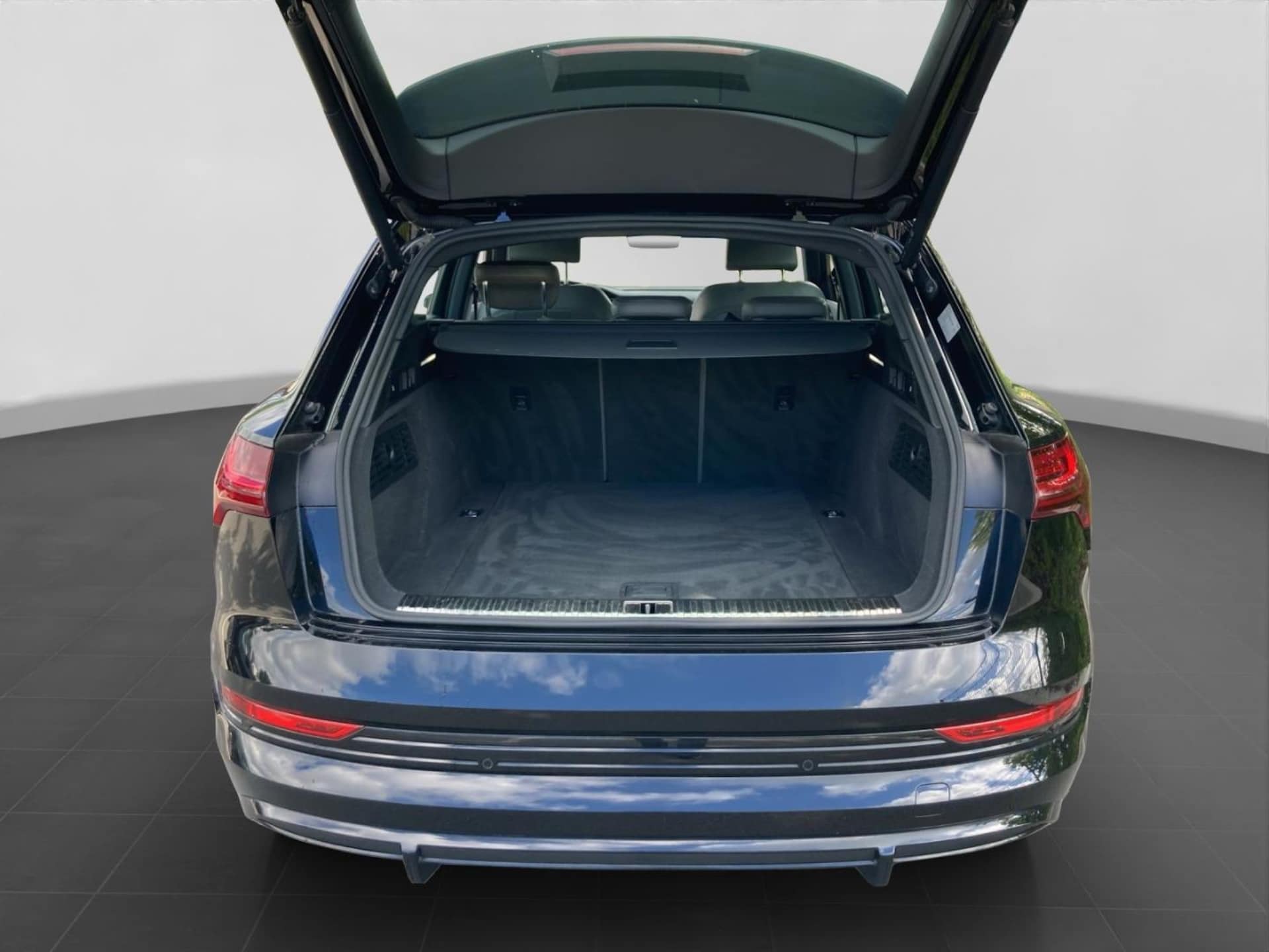Audi e-tron S line