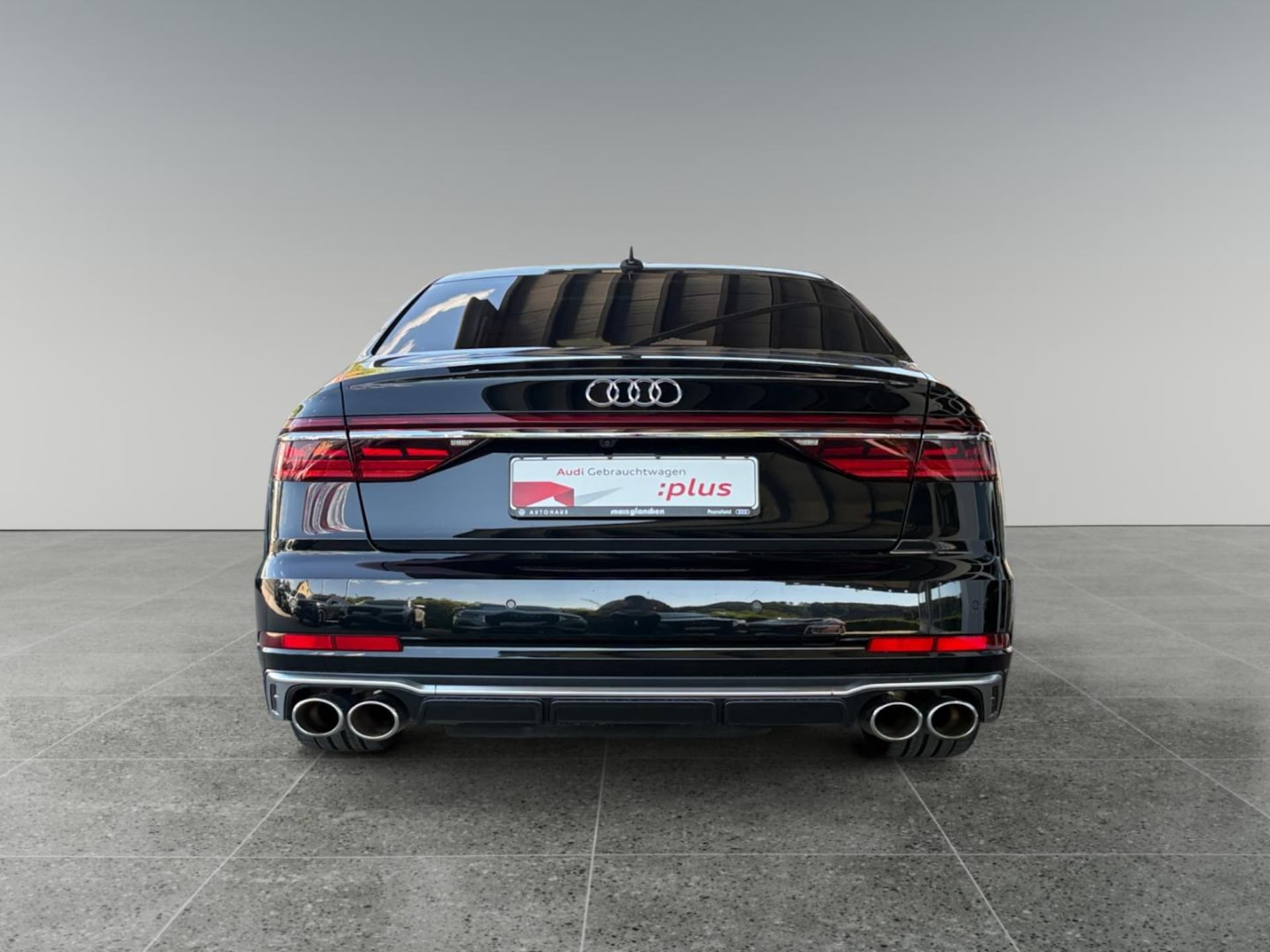 Audi S8