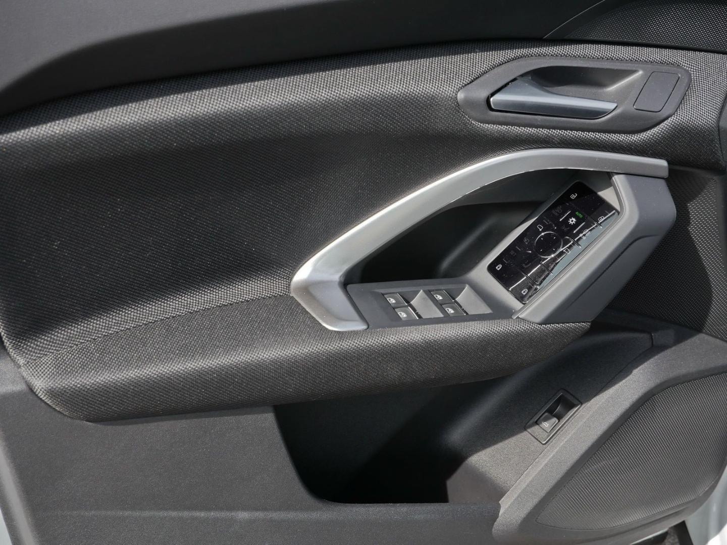 Bild über Audi Q5 SUV TDI quattro 150 kW S tronic - für weitere Informationen kontaktieren Sie den Audi Partner
