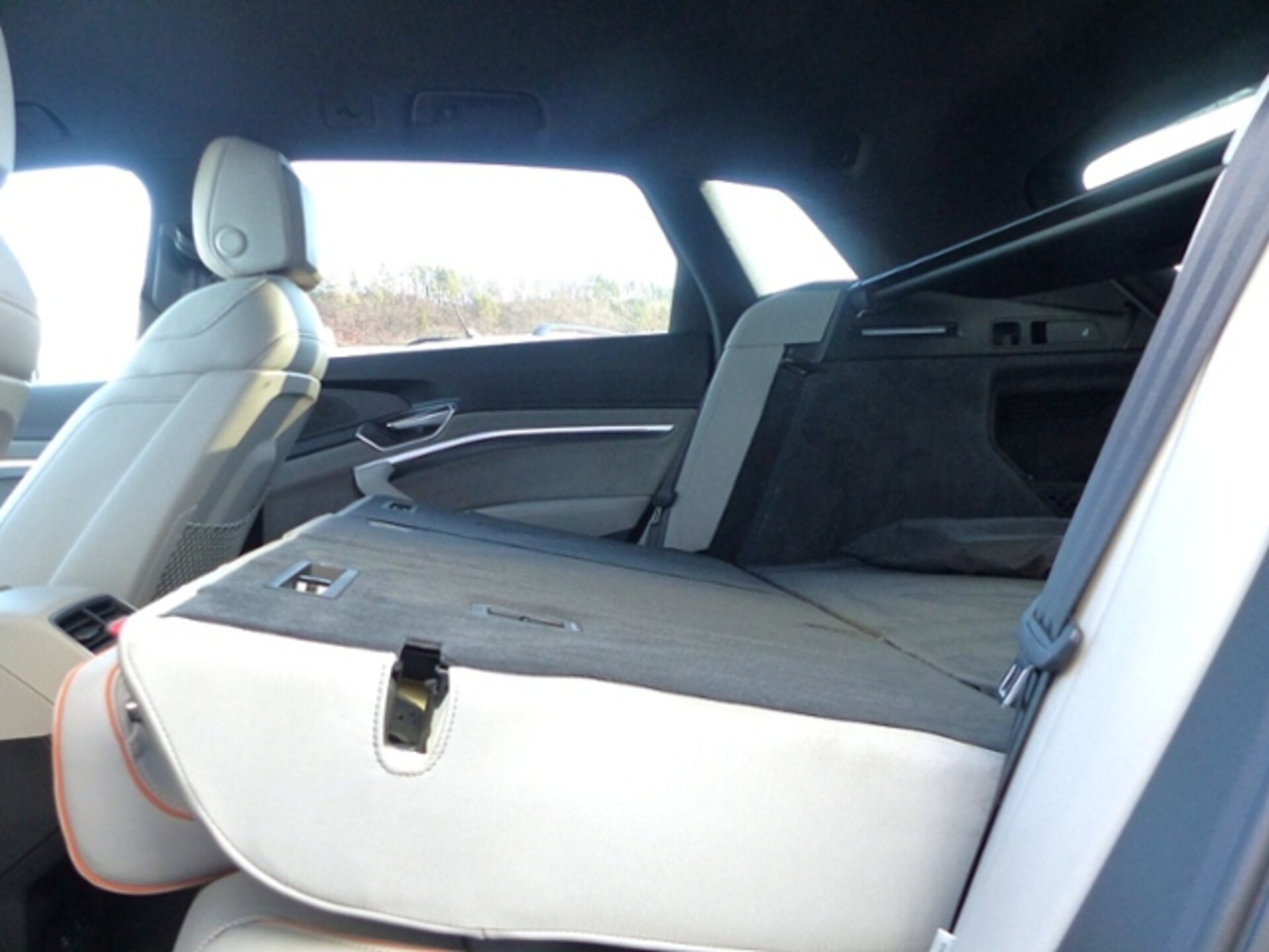 Audi e-tron S line
