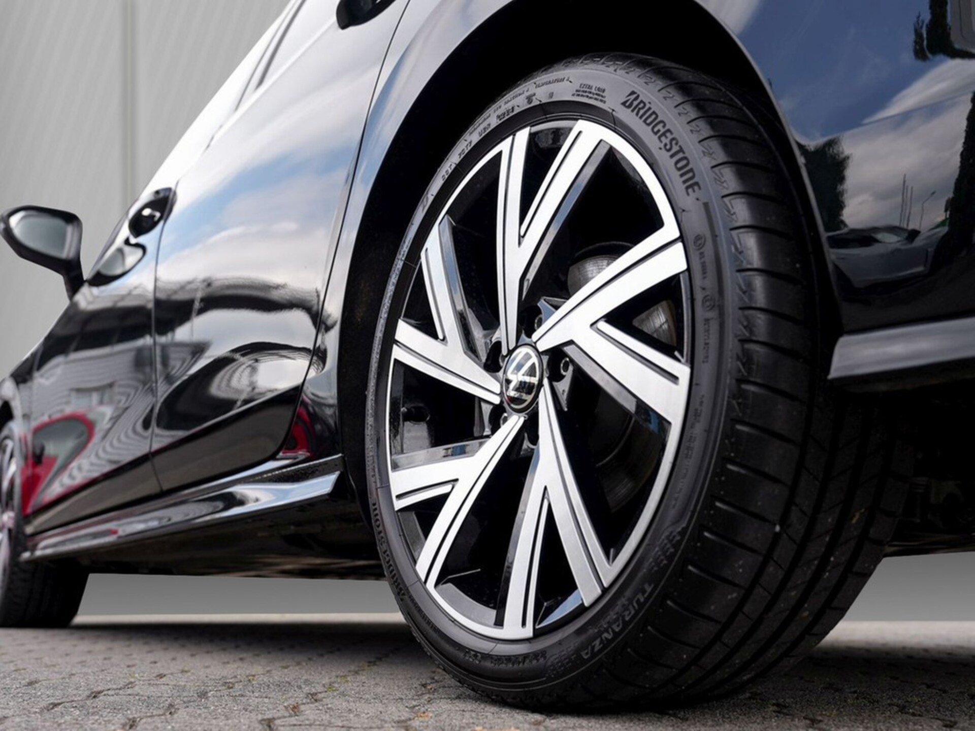 Volkswagen Golf R-Line