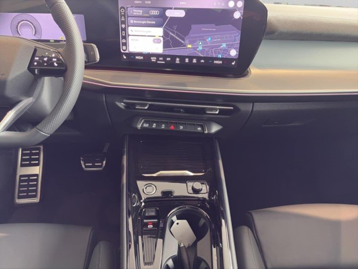 Bild über Audi Q3 SUV TFSI 110 kW S tronic - für weitere Informationen kontaktieren Sie den Audi Partner