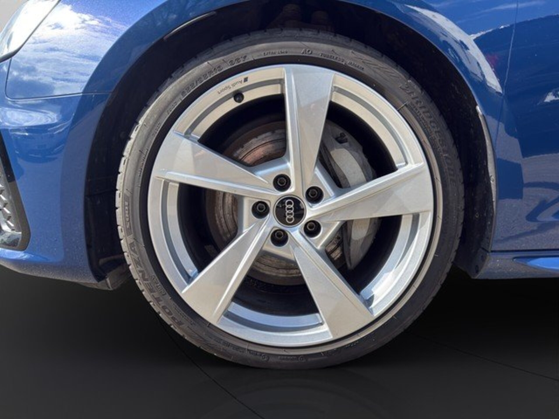 Audi A4 Avant S line