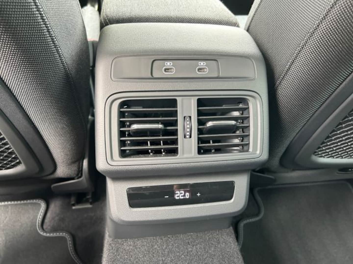 Bild über Audi Q5 SUV TFSI 150 kW S tronic - für weitere Informationen kontaktieren Sie den Audi Partner