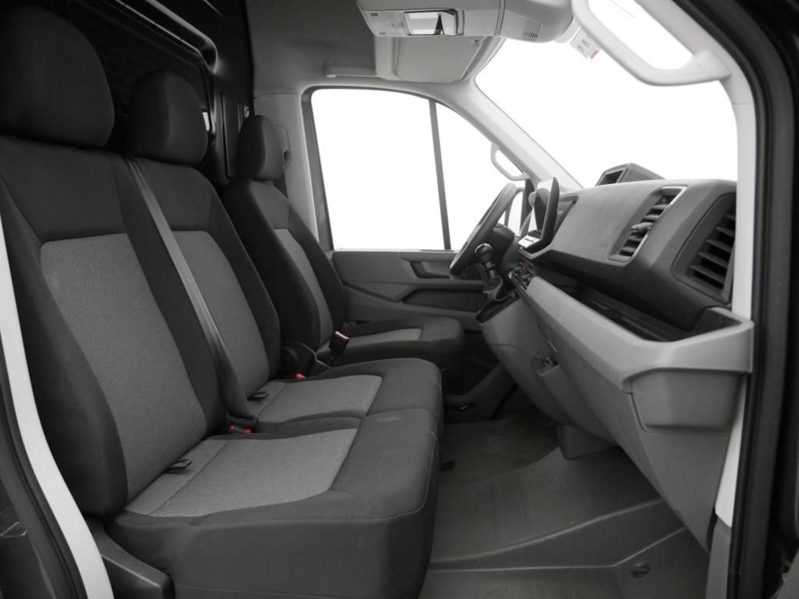 Volkswagen Crafter Kasten mittlerer Radstand – Bild 4