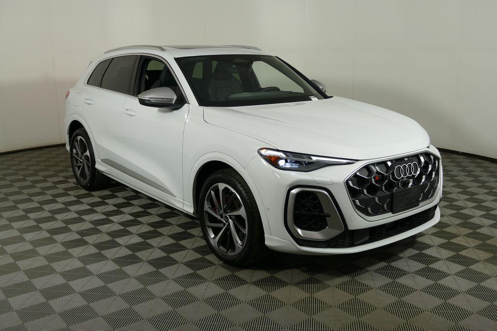2025 Audi SQ5 Premium Plus's photo