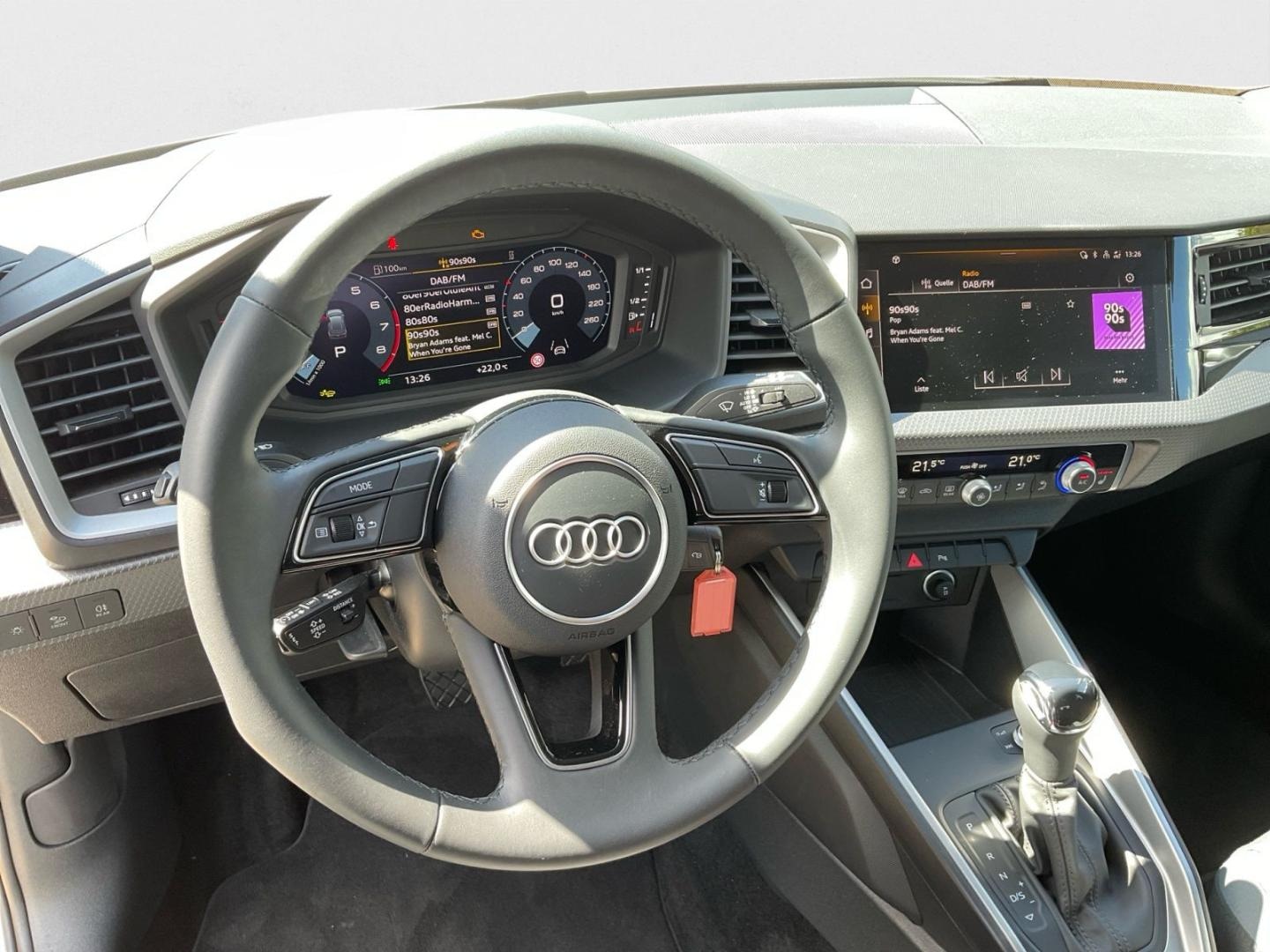 Bild über Audi A1 Sportback S line 25 TFSI S tronic - für weitere Informationen kontaktieren Sie den Audi Partner