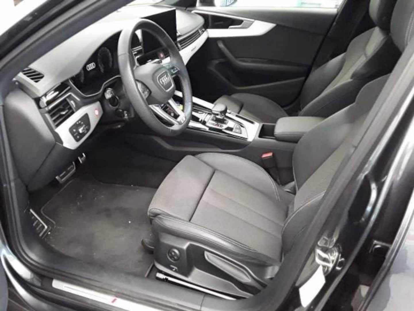 Bild über Audi A4 Avant S line 40 TFSI quattro S tronic - für weitere Informationen kontaktieren Sie den Audi Partner
