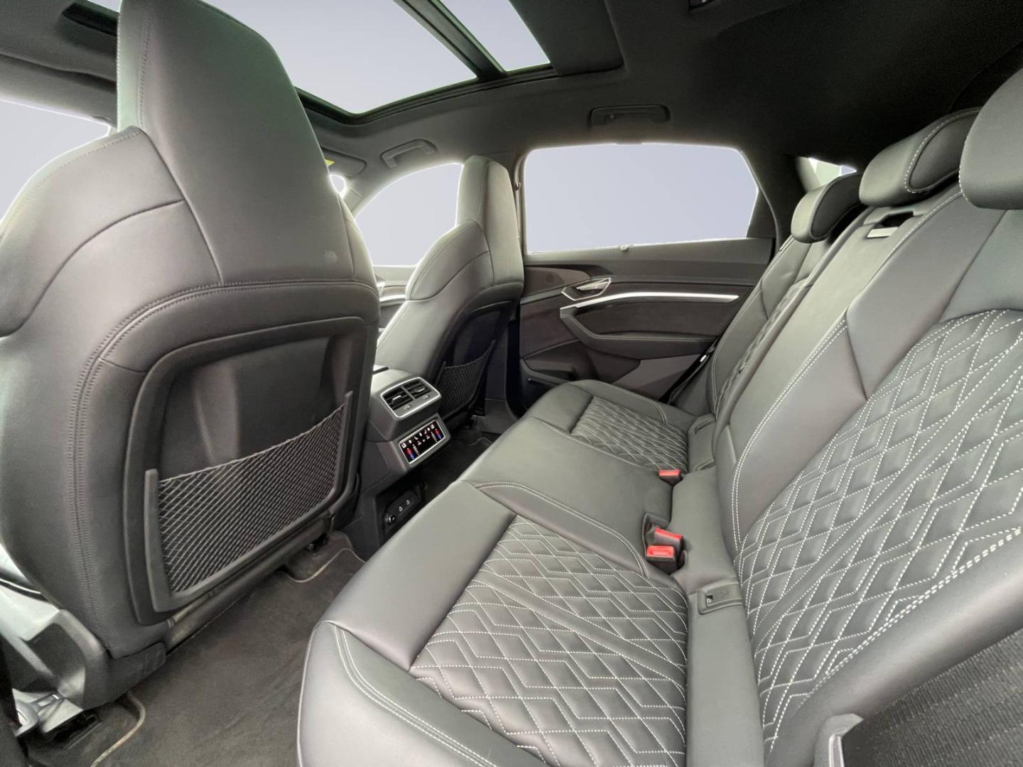 Image about Audi Q8 Sportback e-tron S line 55 e-tron quattro 300,00 kW