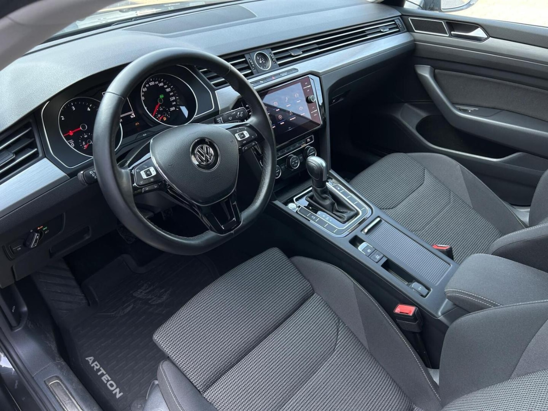 Volkswagen Arteon Model bazowy