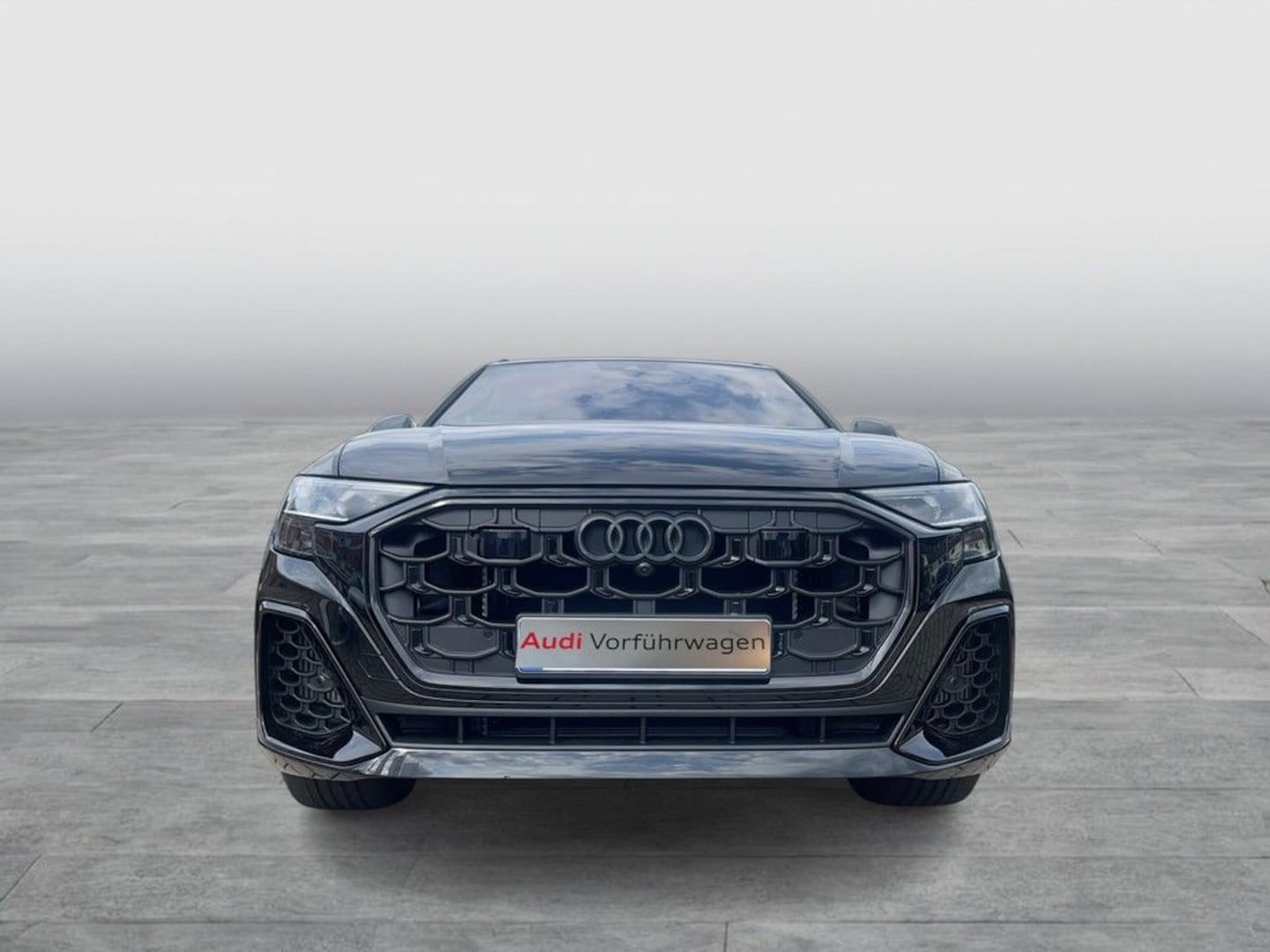 Bild über Audi Q8 SUV TFSI e S line business TFSI e quattro 360 kW tiptronic - für weitere Informationen kontaktieren Sie den Audi Partner