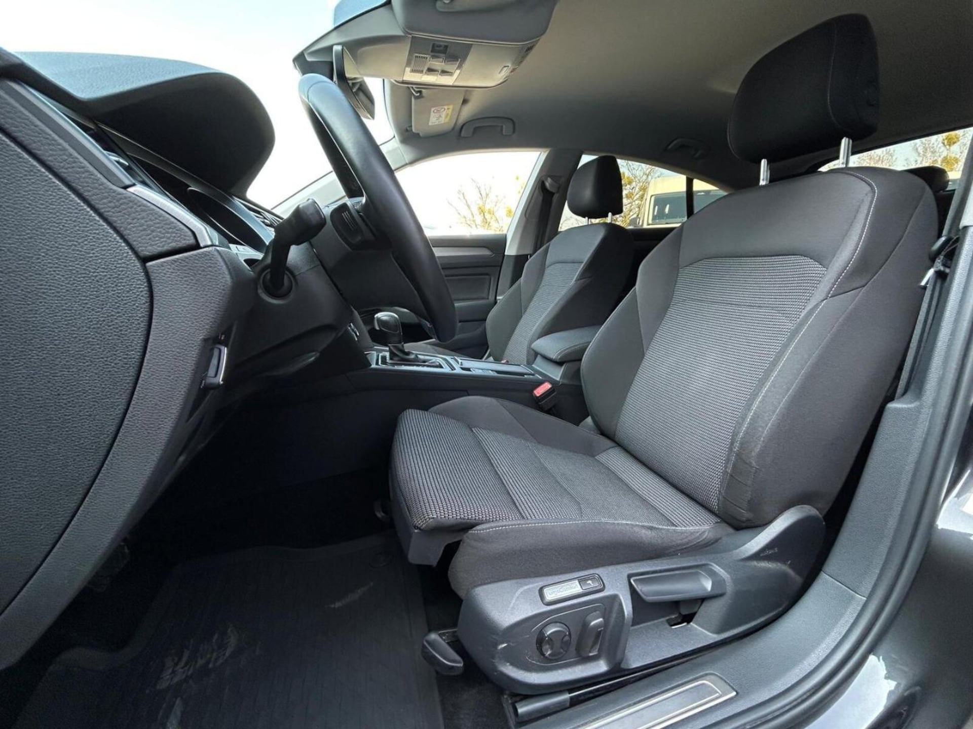 Volkswagen Arteon Model bazowy