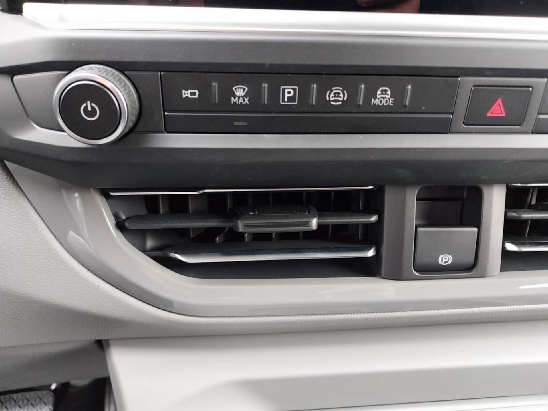 Volkswagen Caravelle długi roztaw osi Life