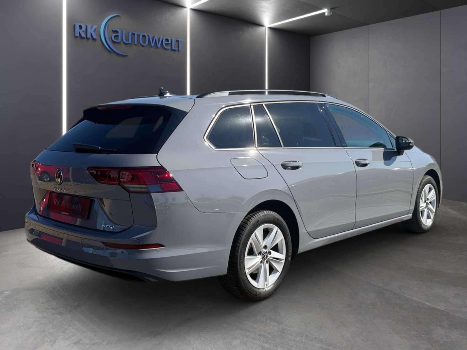 Volkswagen Golf Variant Life