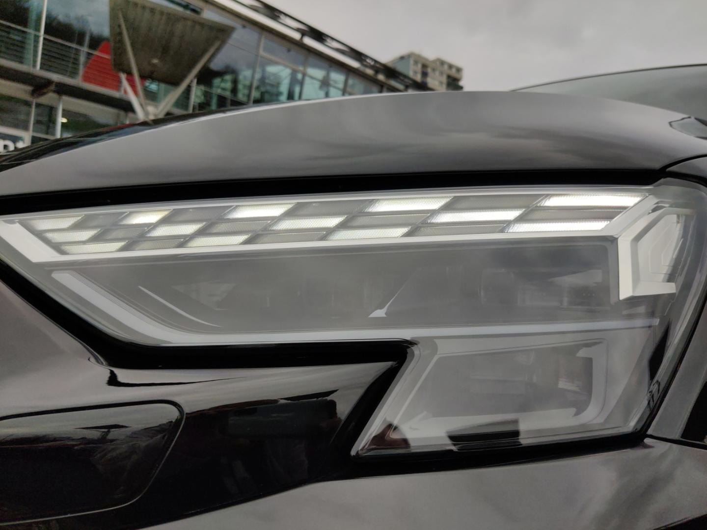 Bild über Audi RS 3 Limousine TFSI quattro S tronic - für weitere Informationen kontaktieren Sie den Audi Partner