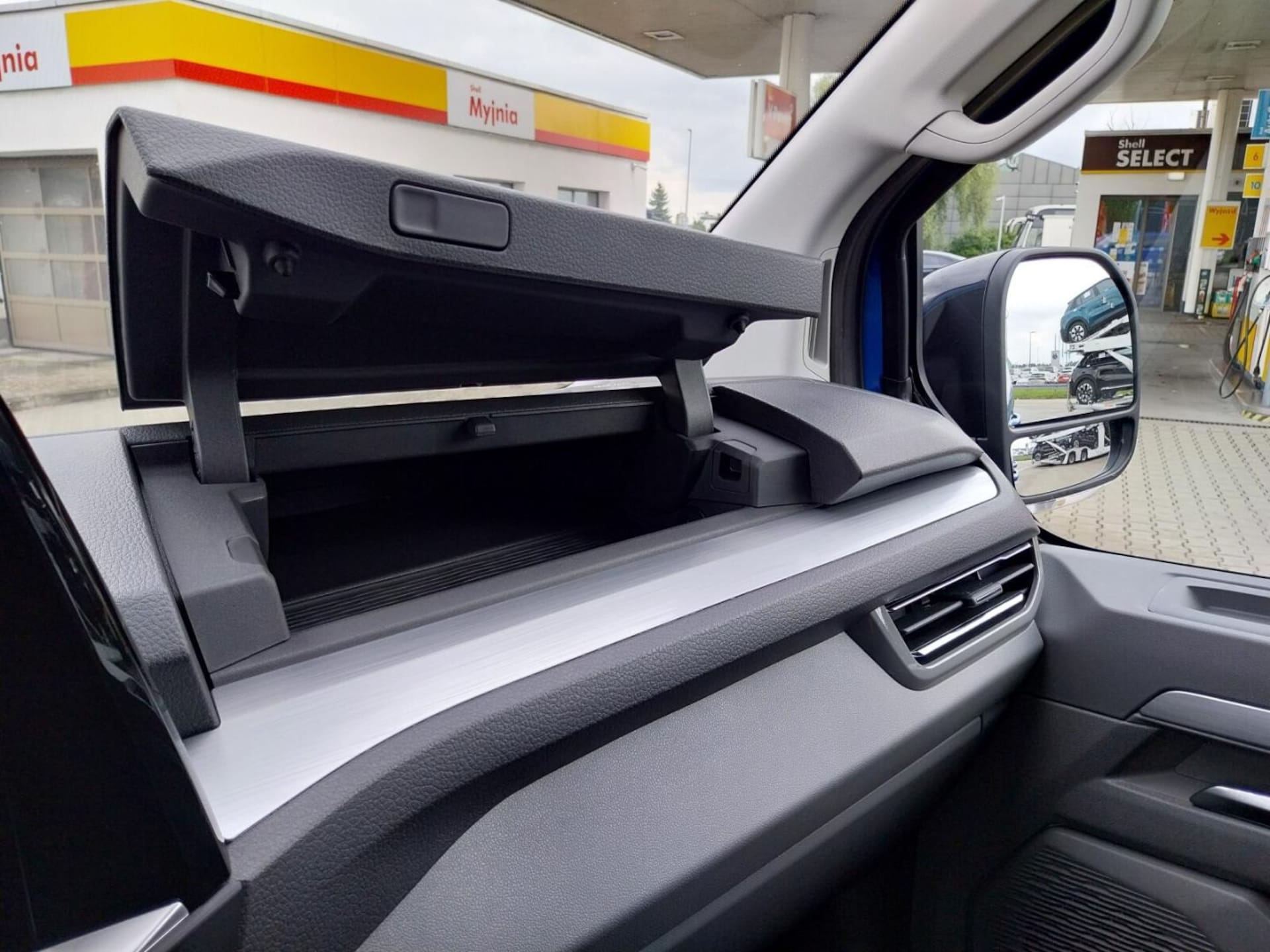 Volkswagen Caravelle długi roztaw osi Life