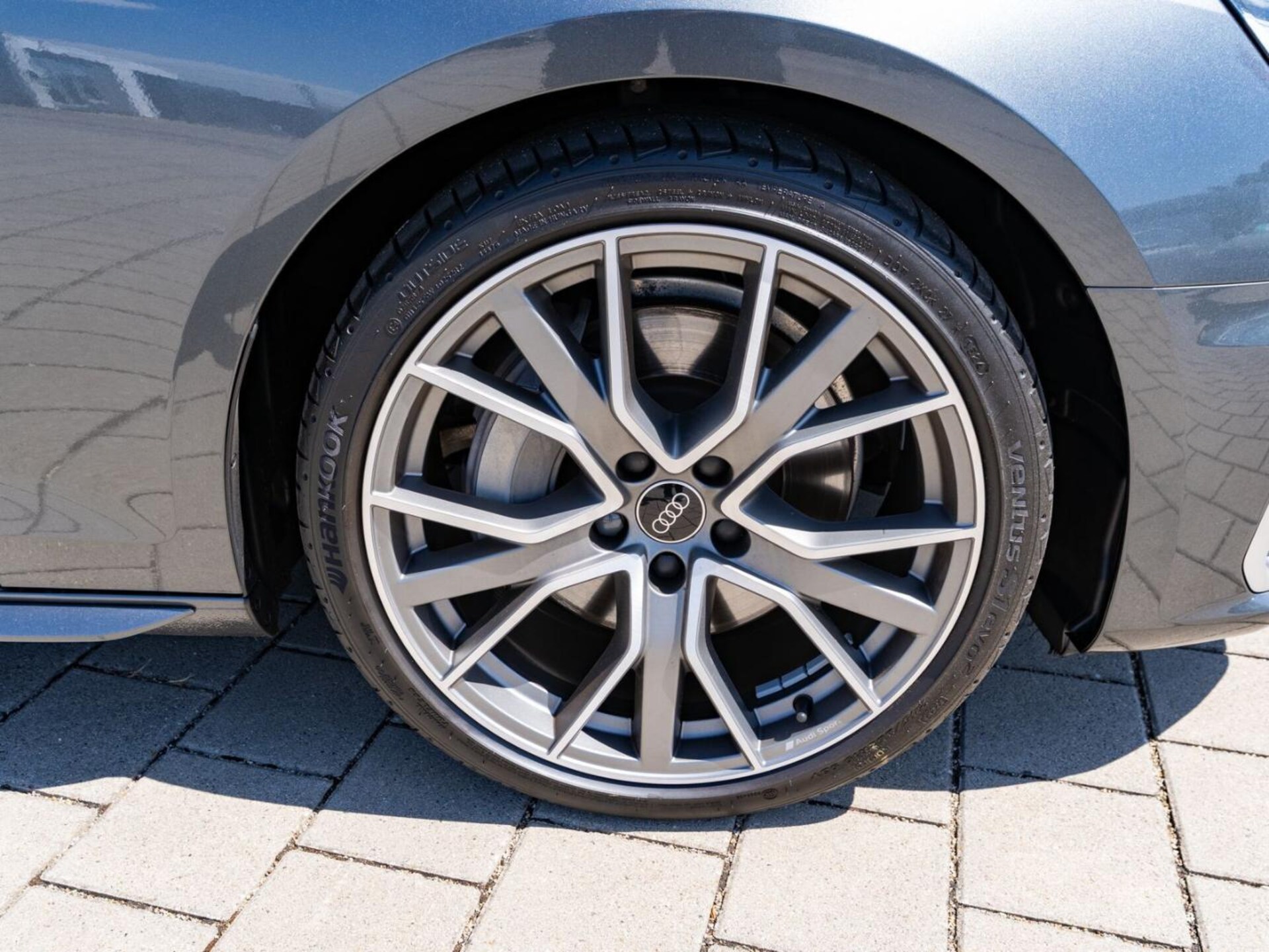 Audi A4 Avant S line