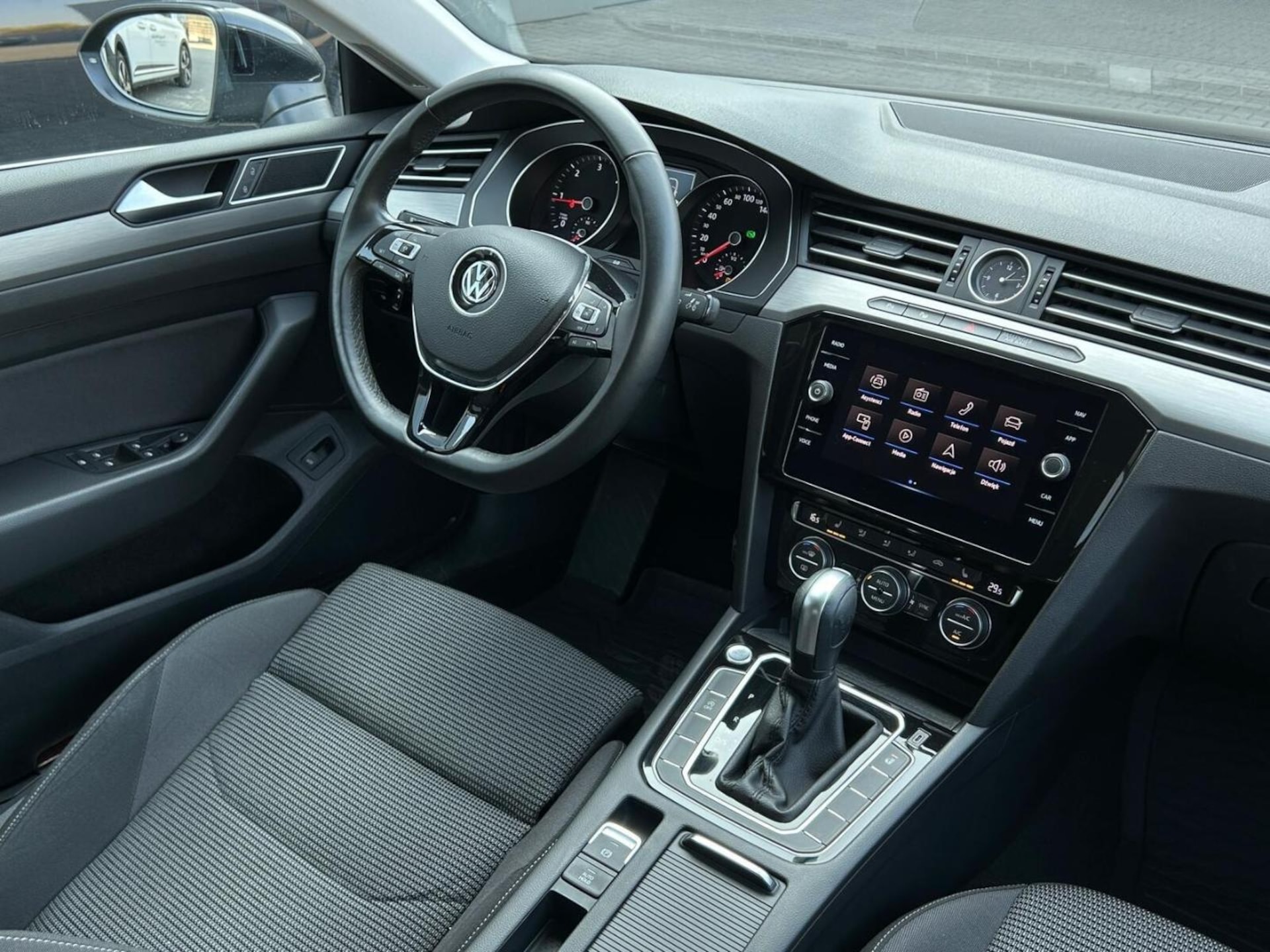 Volkswagen Arteon Model bazowy