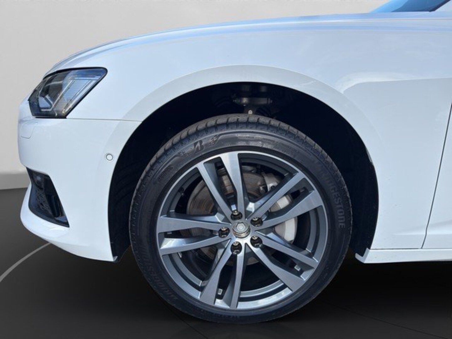 Bild über Audi A6 Avant advanced 45 TDI quattro S tronic - für weitere Informationen kontaktieren Sie den Audi Partner