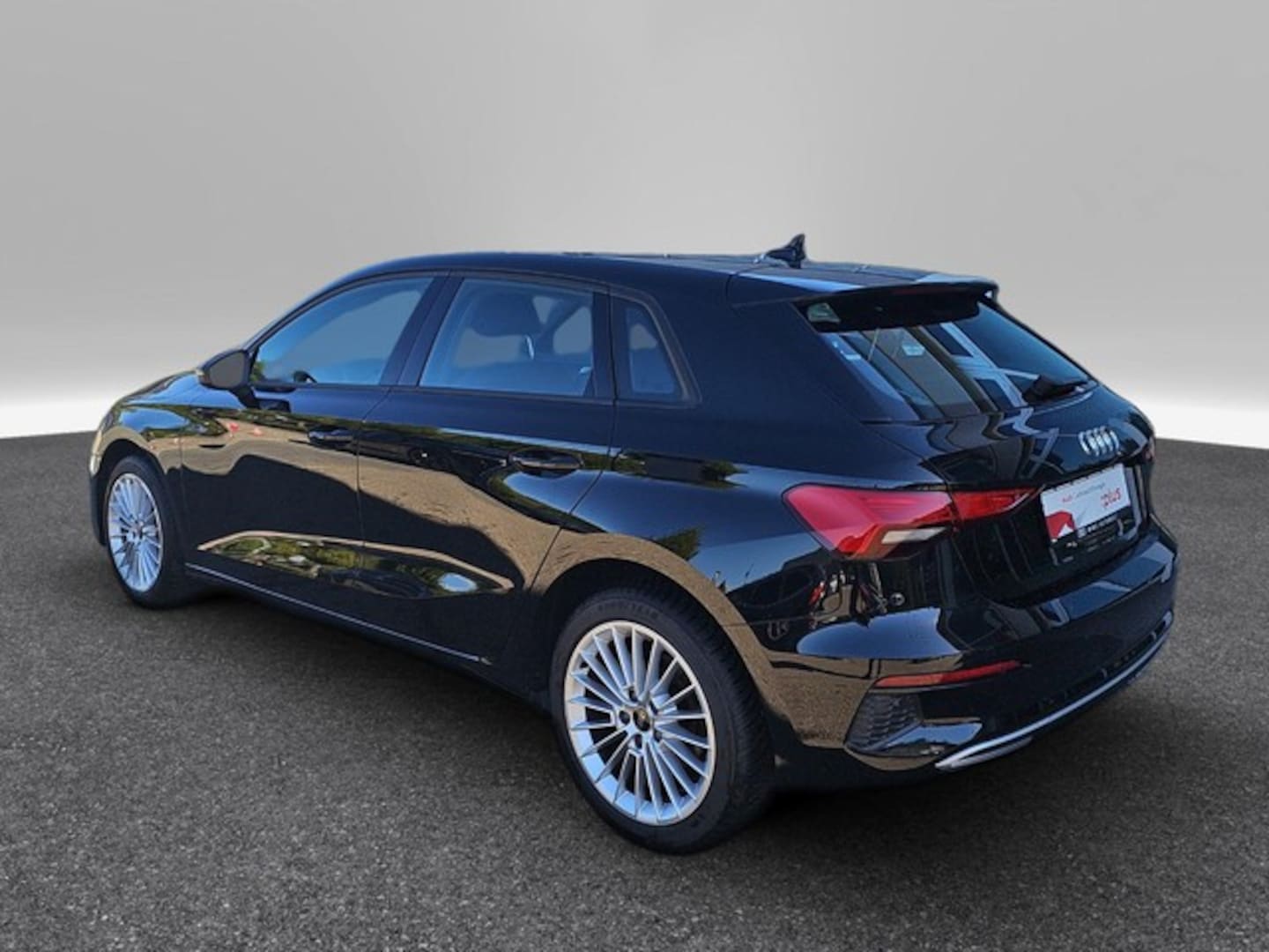 Bild über Audi A3 Sportback advanced 30 TFSI Schaltgetriebe - für weitere Informationen kontaktieren Sie den Audi Partner