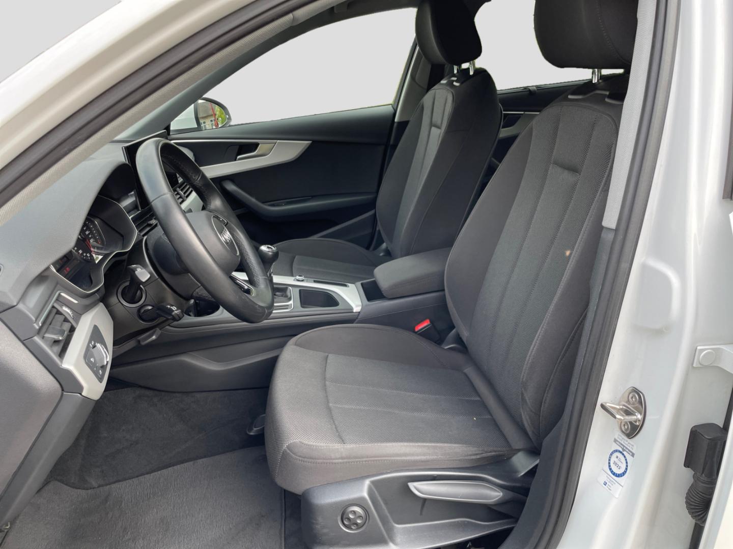 Image about Audi A4 Limousine 35 TFSI Schaltgetriebe