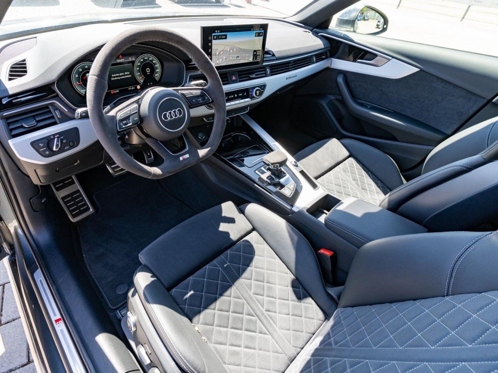 Audi A4 Avant S line