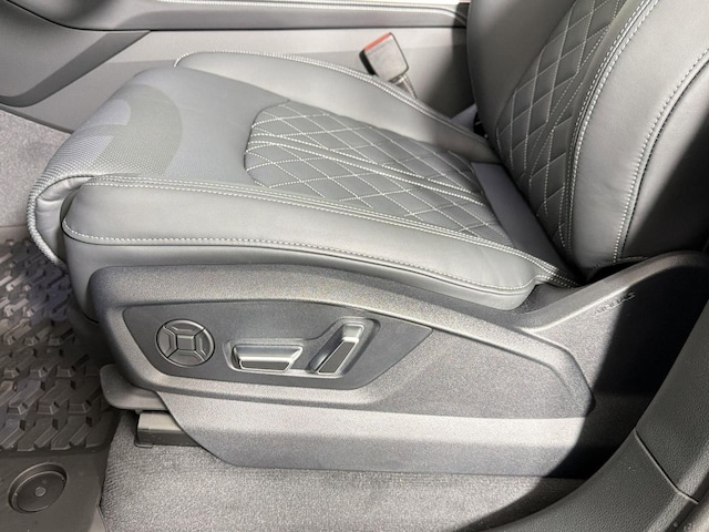 2026 Audi SQ7 Premium Plus - Photo 12