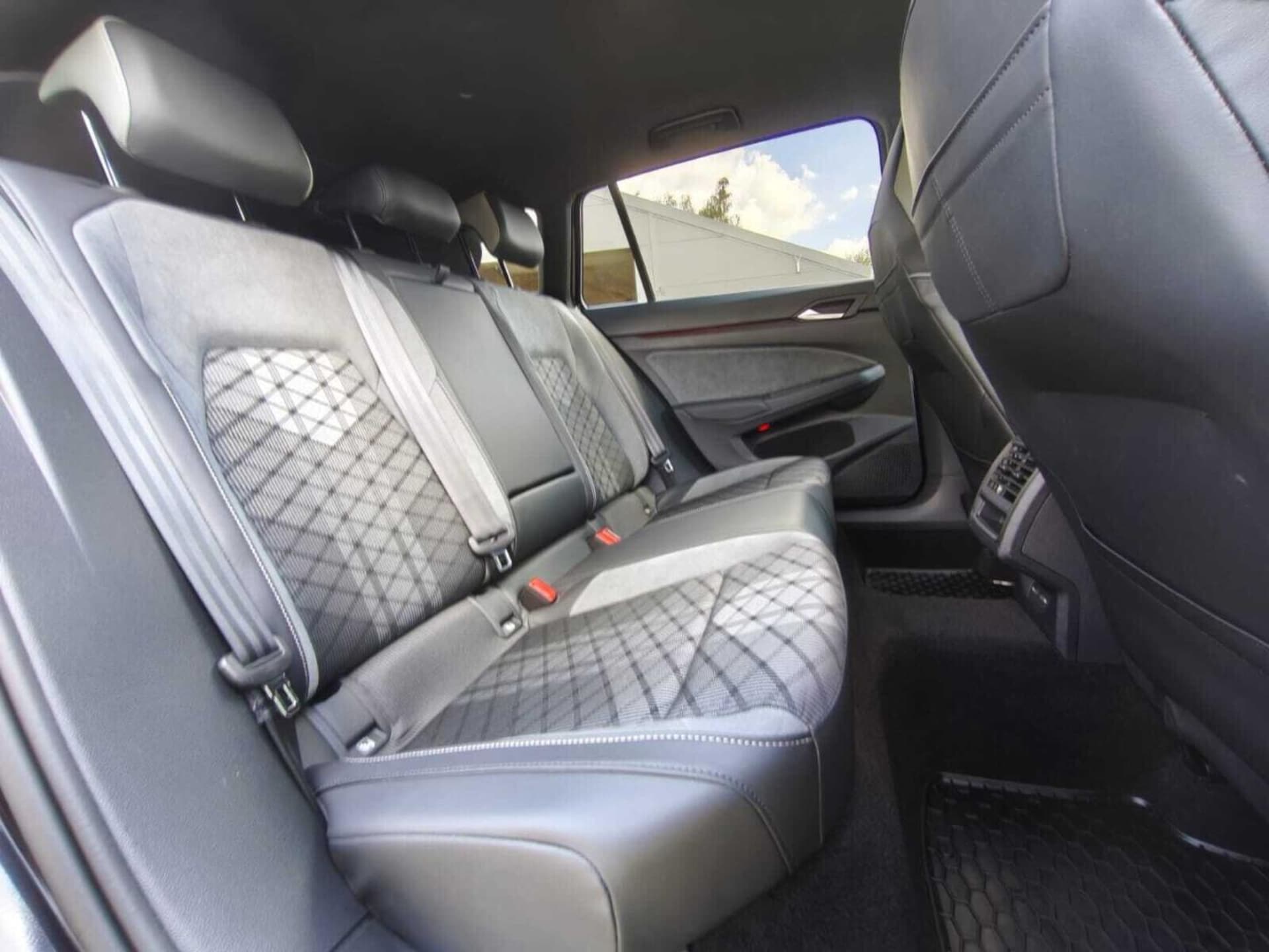 Volkswagen Golf Variant R-Line