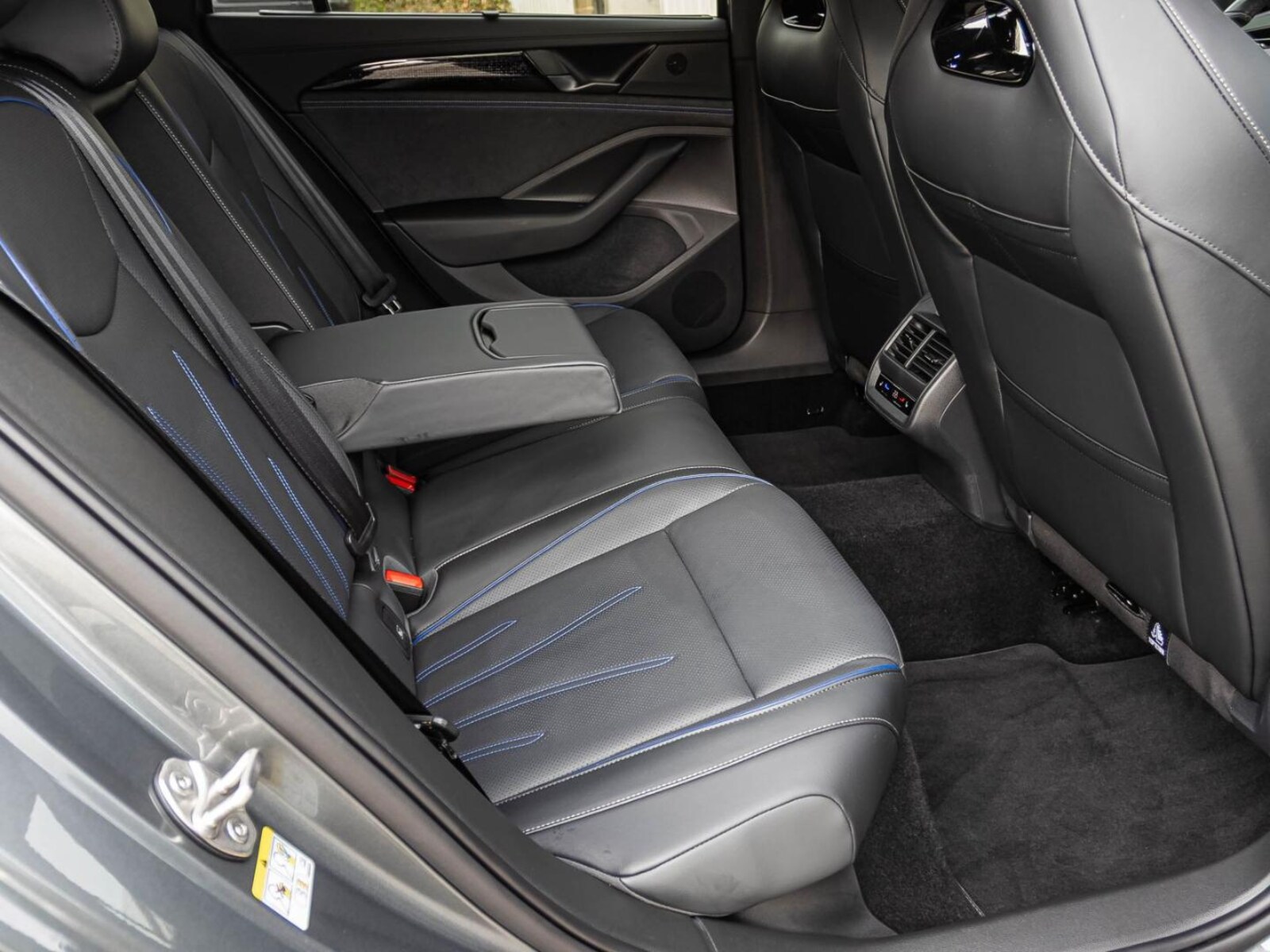 Volkswagen Passat – Bild 18