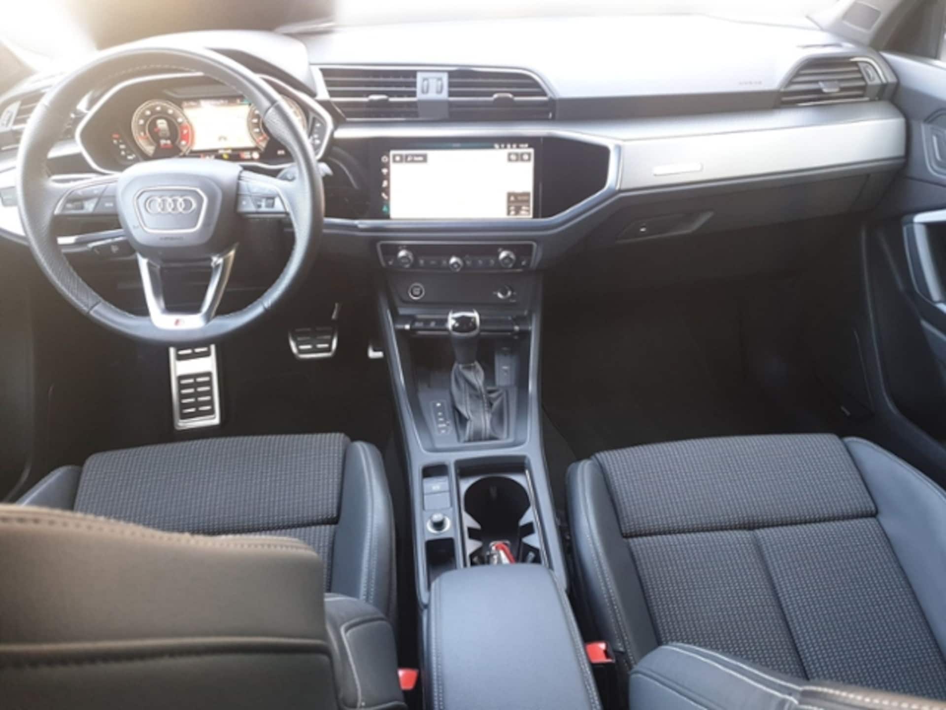 Audi Q3 Sportback S line