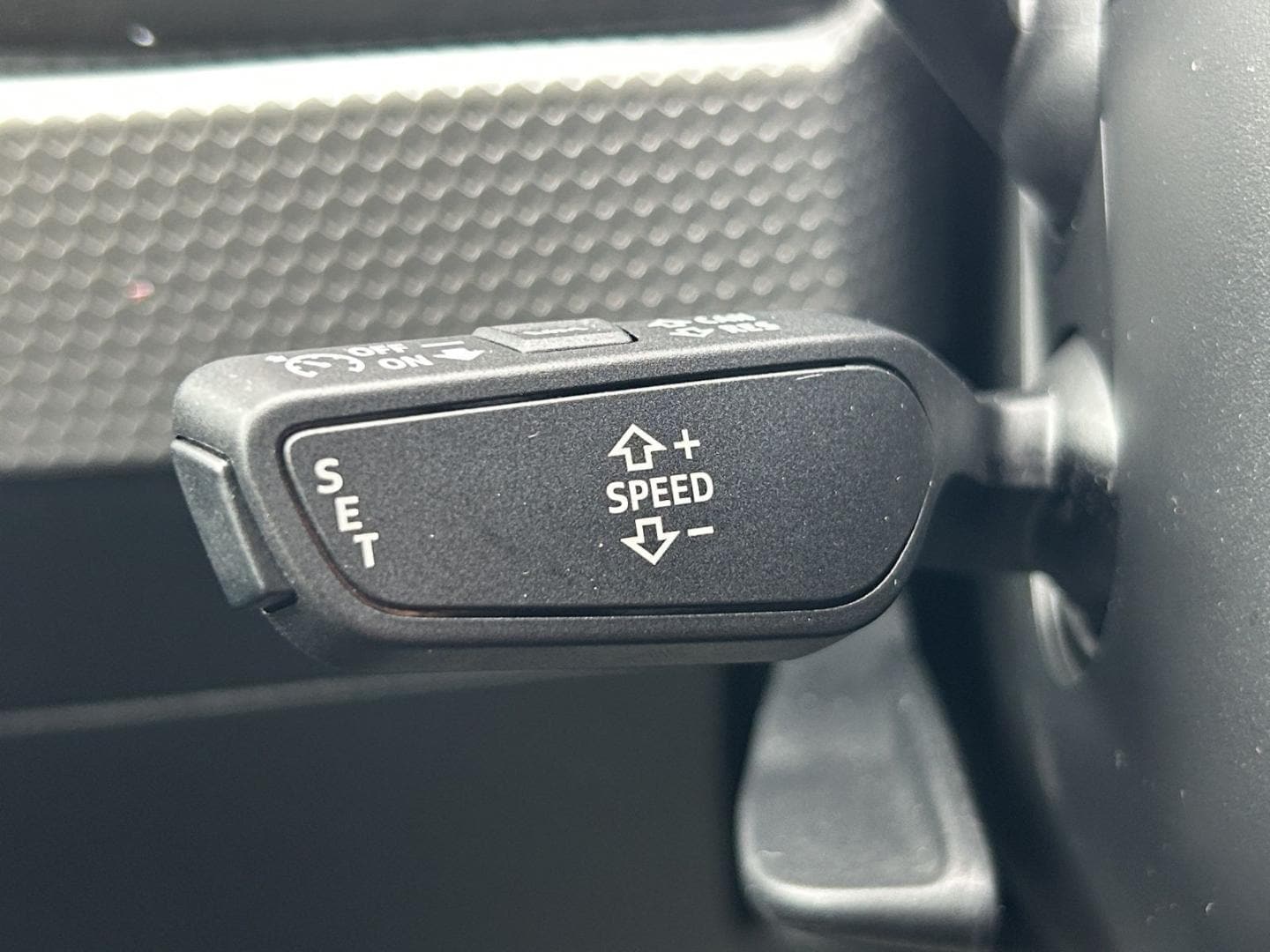 Bild über Audi A1 allstreet 30 TFSI Schaltgetriebe - für weitere Informationen kontaktieren Sie den Audi Partner