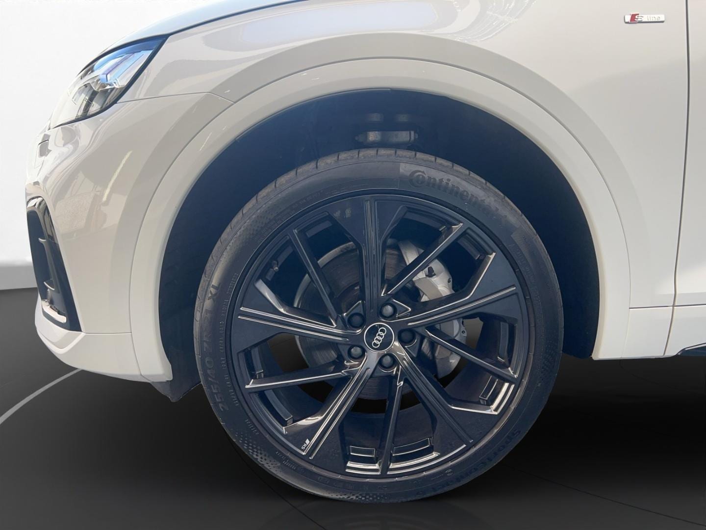 Bild über Audi Q5 40 TFSI quattro S tronic - für weitere Informationen kontaktieren Sie den Audi Partner