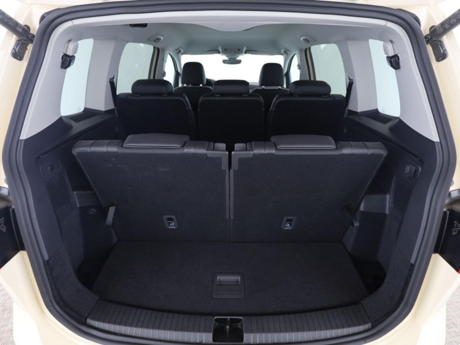 Volkswagen Touran – Bild 10