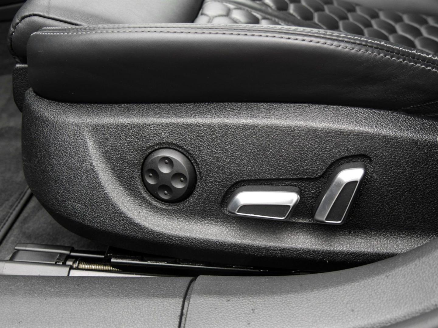 Image about Audi RS 6 Avant RS 6 Avant performance 4.0 TFSI quattro 445(605) kW(PS) 8-stufig tiptronic