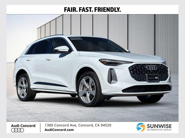 2025 Audi Q5 40 Premium Plus's photo