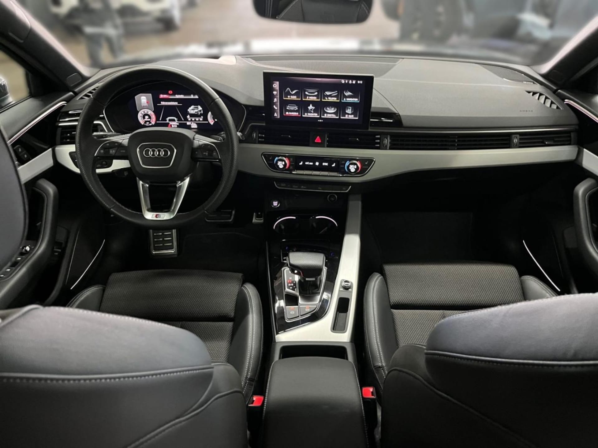 Audi A4 Avant S line