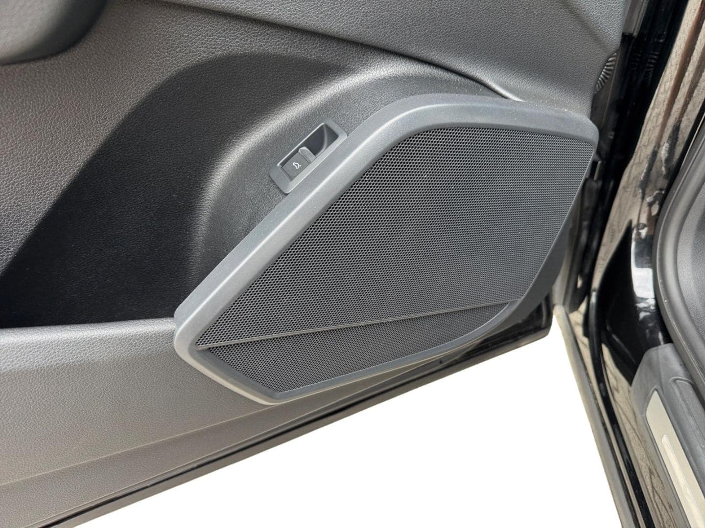 Bild über Audi SQ5 TDI tiptronic - für weitere Informationen kontaktieren Sie den Audi Partner