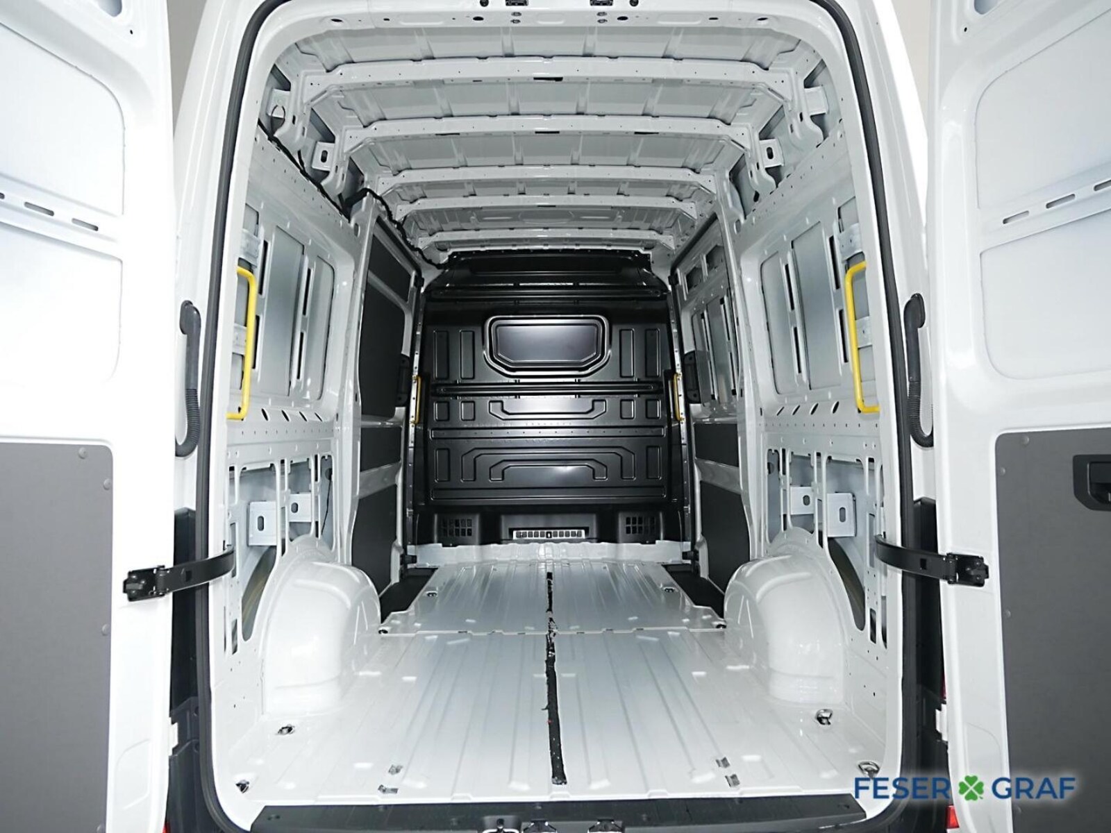 Volkswagen Crafter Kasten mittlerer Radstand – Bild 8