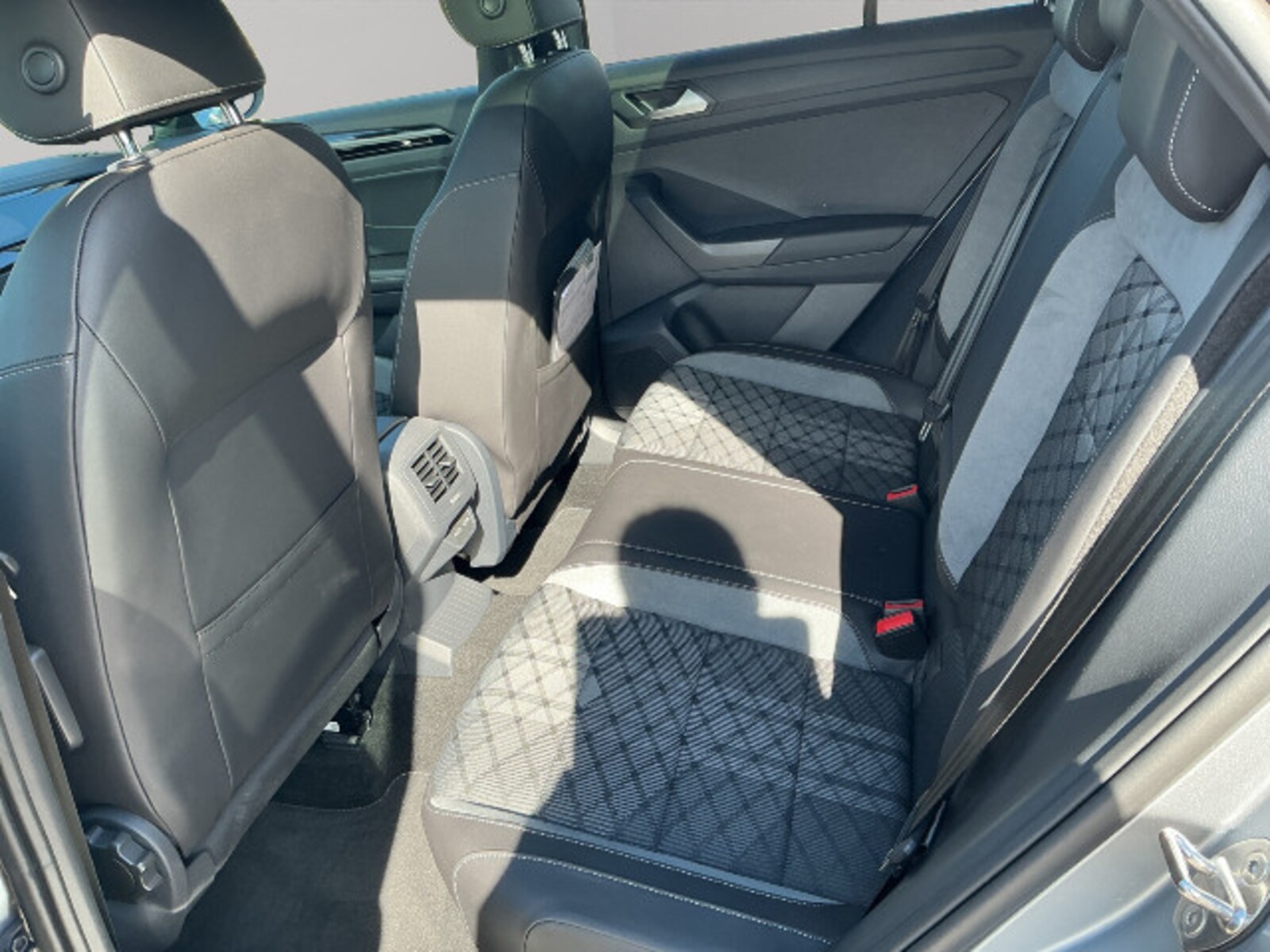 Volkswagen T-Roc – Bild 17