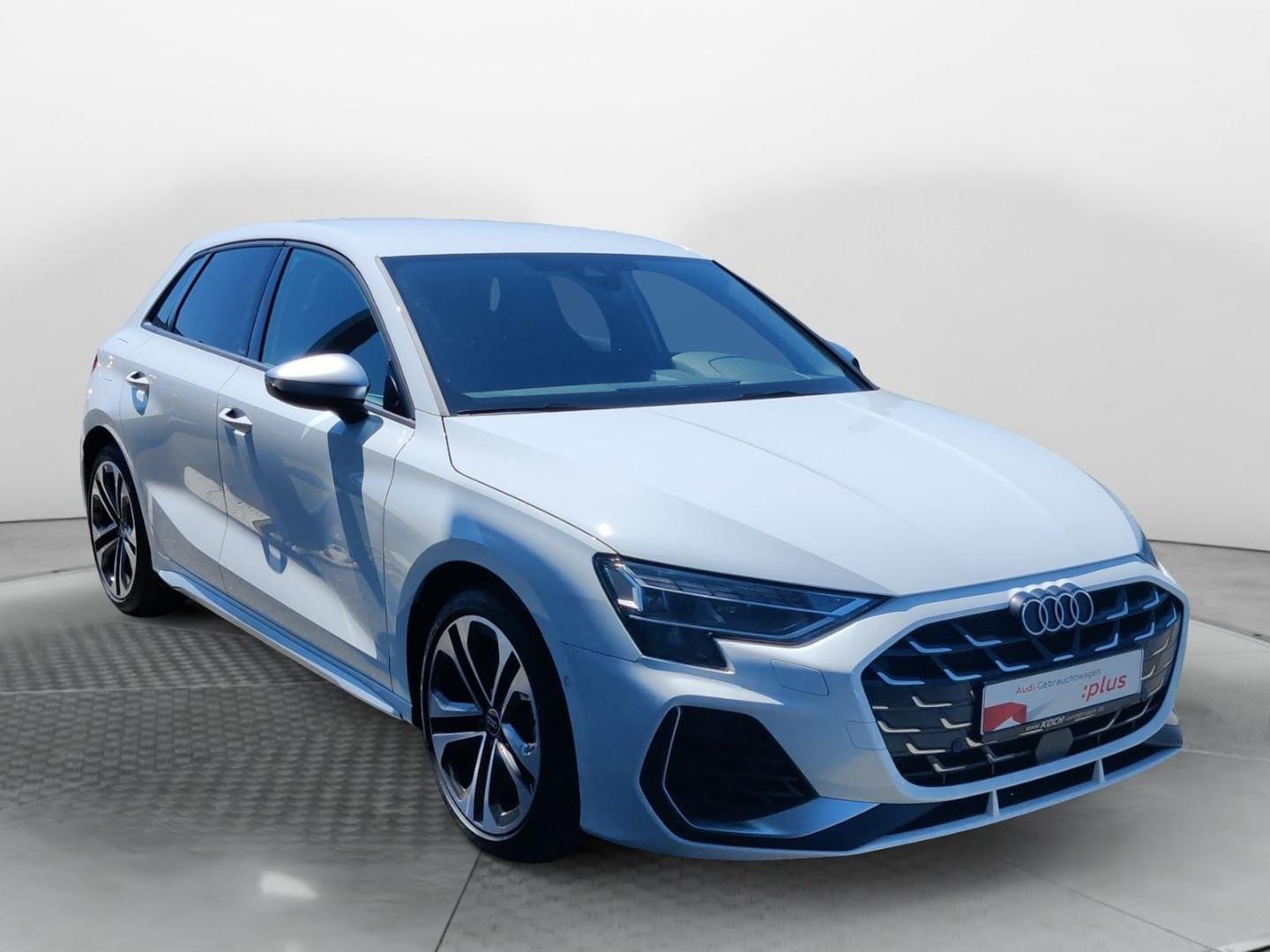 Bild über Audi S3 Sportback TFSI quattro S tronic - für weitere Informationen kontaktieren Sie den Audi Partner