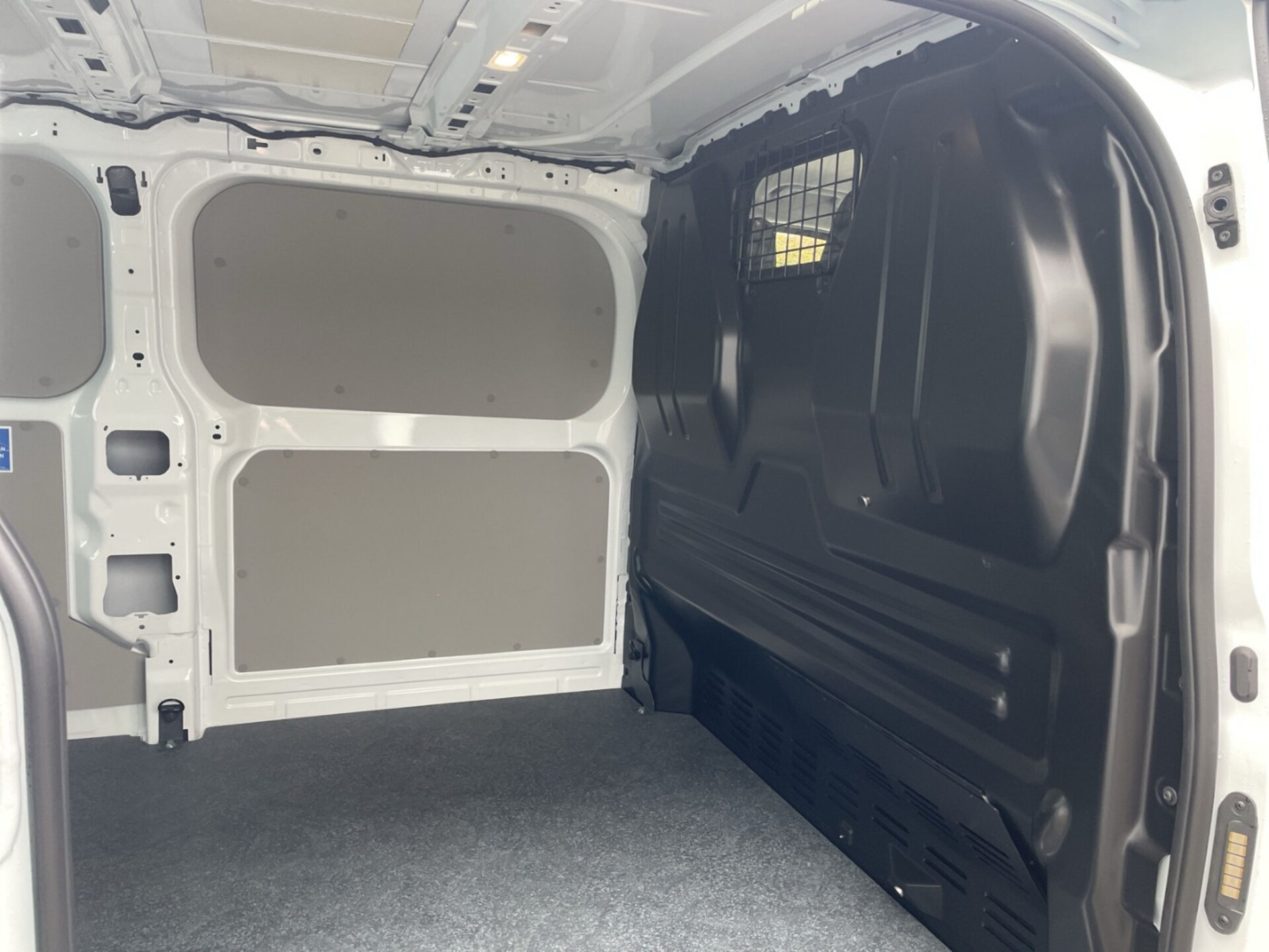 Volkswagen Transporter Kasten langer Radstand