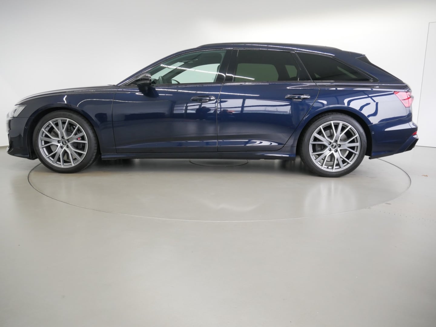 Bild über Audi S6 Avant TDI quattro tiptronic - für weitere Informationen kontaktieren Sie den Audi Partner