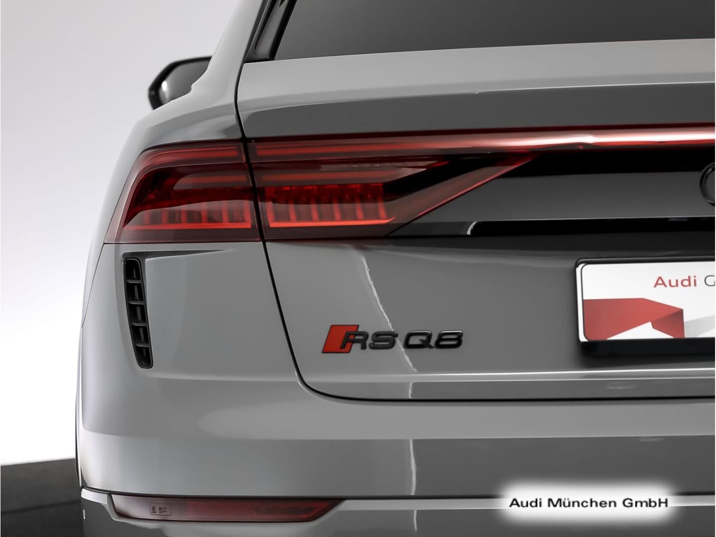 Bild über Audi RS Q8 TFSI quattro tiptronic - für weitere Informationen kontaktieren Sie den Audi Partner