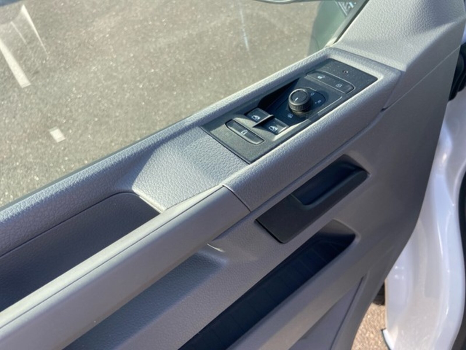 Volkswagen T6.1 Transporter Kasten langer Radstand – Bild 11
