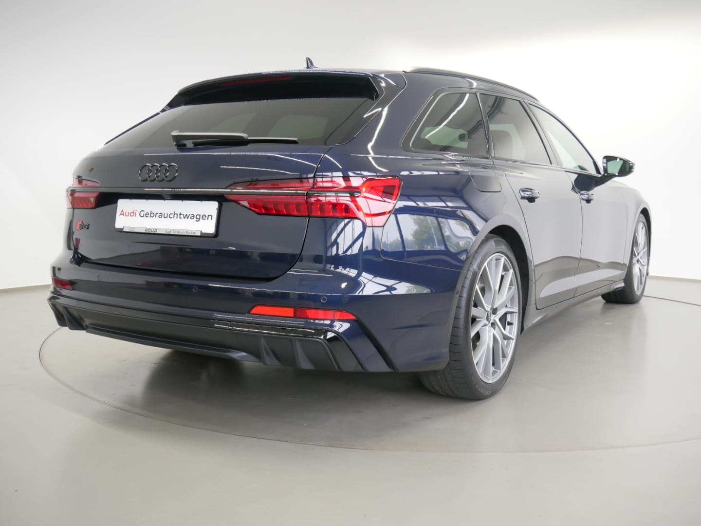 Bild über Audi S6 Avant TDI quattro tiptronic - für weitere Informationen kontaktieren Sie den Audi Partner